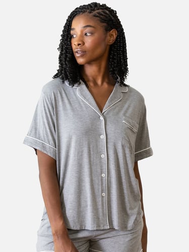 طقم بيجاما بأكمام قصيرة وشورت من البامبو الطبيعي-ر...