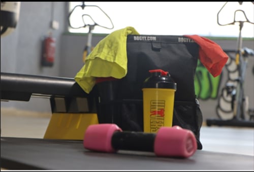 (بكج الاسود ) بوقي الكبيرة + بوقي الحجم الوسط مجان...