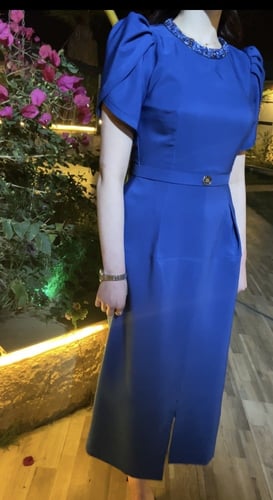 فستان بقصات مميزة