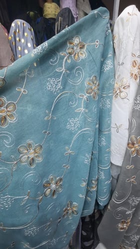 جلابية بتطريز