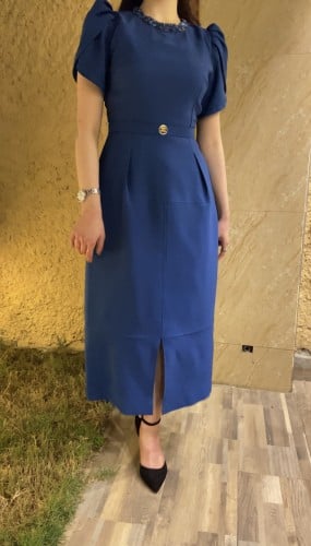 فستان بقصات مميزة