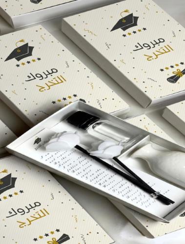 فواحة عطرية بثيم التخرج