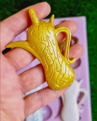 سيلكون مجسم شكل دله مع عباره عيد سعيد ٤ فتحات