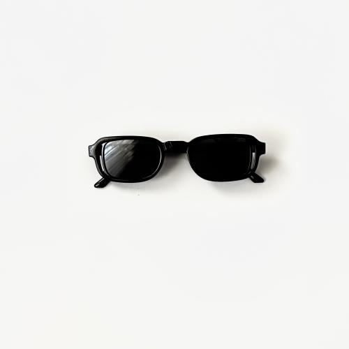 CLASSIC SUNGLASSES