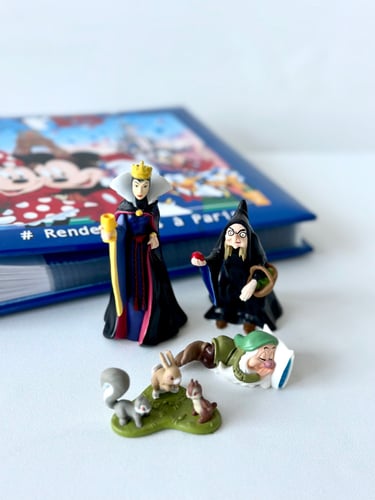 SET OF 4 FROM SNOW WHITE