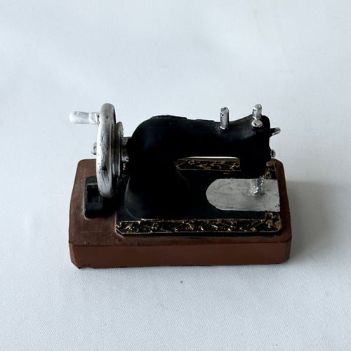 SEWING MACHINE ANTIQUE