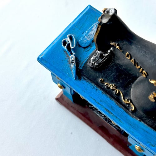 SEWING MACHINE ANTIQUE