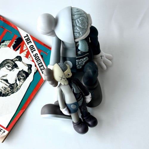 KAWS FIGURES SET OF 2