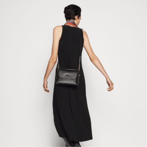 شنطة دكني DKNY