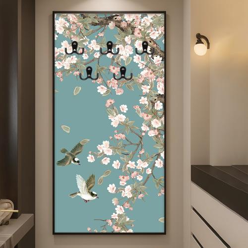 لوحة قماشية بتصميم مودرن لتعليق الملابس