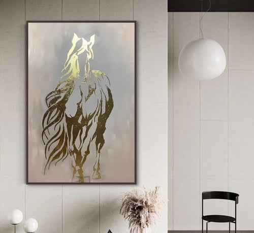 لوحة قماشية بتصميم حصانمع برواز مجوف