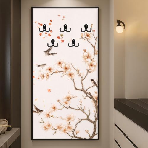 لوحة قماشية بتصميم مودرن لتعليق الملابس