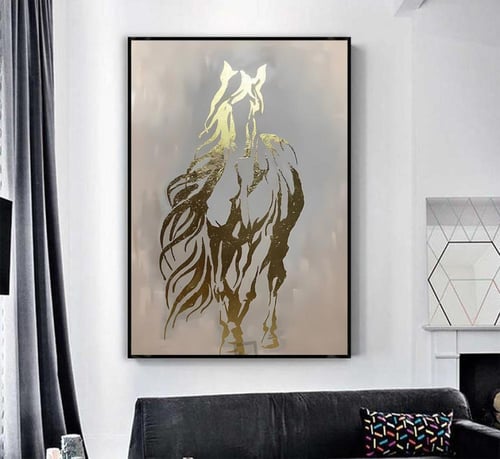 لوحة قماشية بتصميم حصانمع برواز مجوف