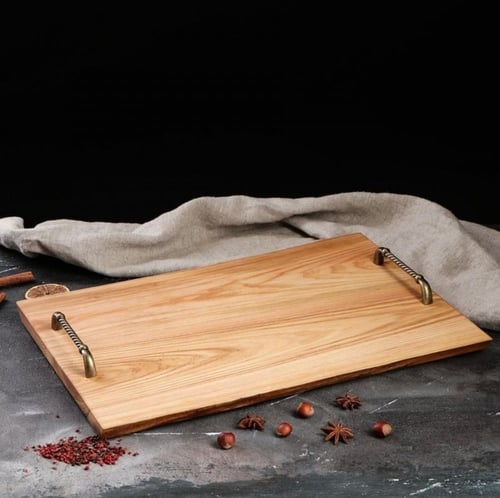 صينية تقديم خشبية مع يد معدنية مزخرفة بتصميم هندسي...