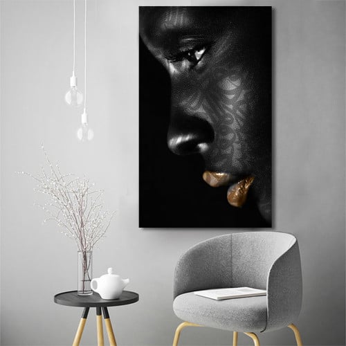 لوحة ديكور قماشية بتصميم فتاة