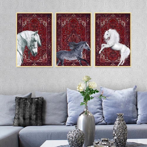 ثلاث لوحات قماشية بتصميم حصان