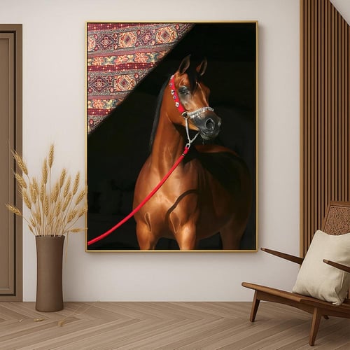 لوحة قماشية بتصميم خيل مع برواز مجوف