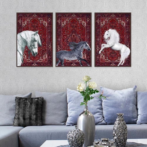 ثلاث لوحات قماشية بتصميم حصان