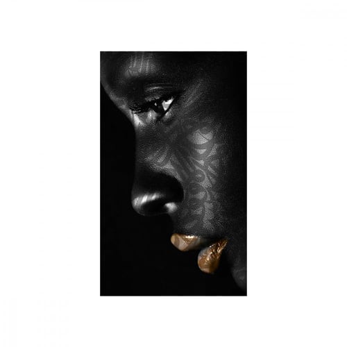 لوحة ديكور قماشية بتصميم فتاة