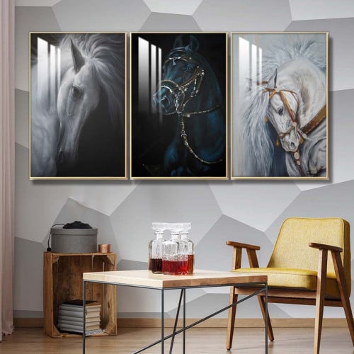 ثلاث لوحات جدارية بتصميم احصنة مع برواز واكريلك شف...