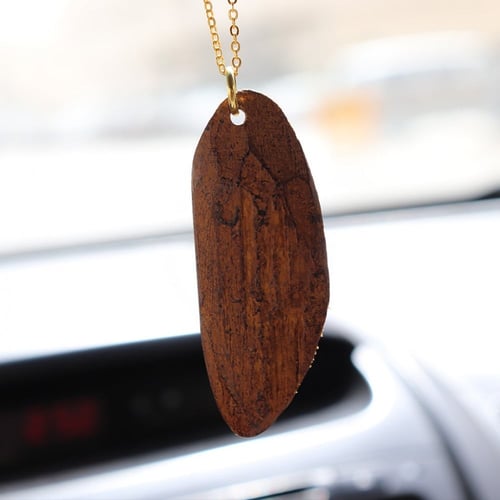 تعليقة سيارة بالاسم مع كسرة عود