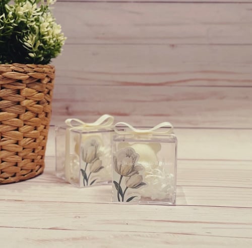 بوكس اكريلك مع شمعه ( دب )