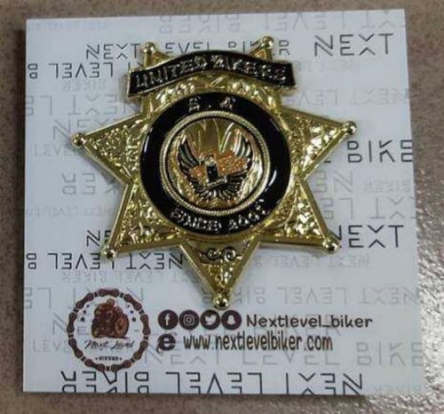 بروش / Pin فريق المتحدون