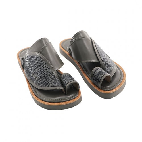 حذاء شرقي A17