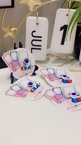 بروشات الفضاء