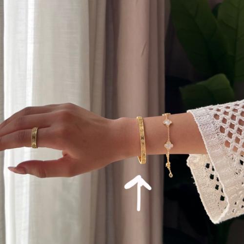 Gold bracelet