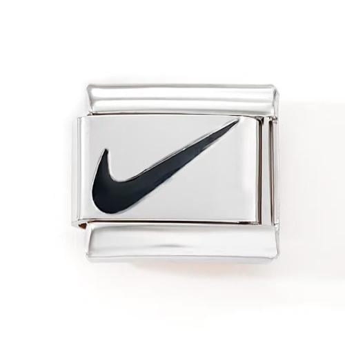 تشارمز نايك