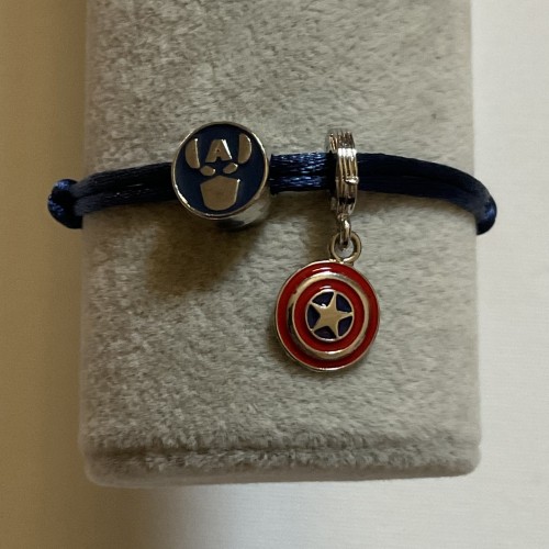 اسوارة كابتن اميركا مع الدرع