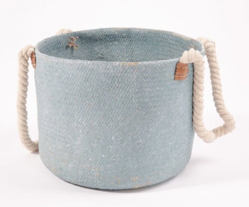 سلة خوص ملون