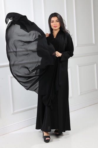 عباية نصف كلوش منسوجة من قماش الكريب الفاخر مع طرح...