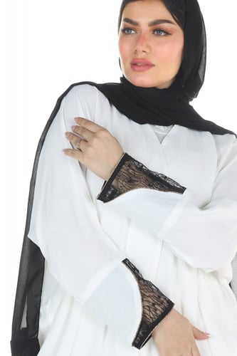 عباية فراشة ملونة منسوجة من قماش الكريب الطايح مع...