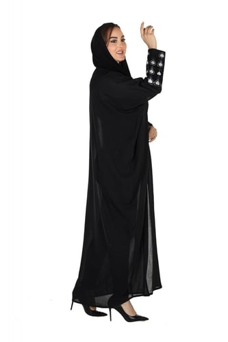 عباية نصف فراشة منسوجة من قماش الكريب الطايح مع طر...