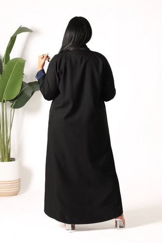 عباية كوت منسوجة من قماش الكريب الفاخر مع طرحتها