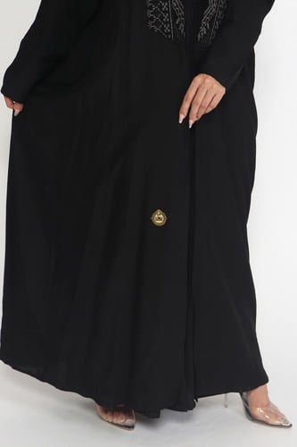 عباية منسوجة من الكريب السعودي مع طرحتها