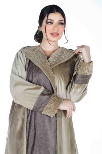 عبايه لون بيج شتوي منسوجة من قماش المخمل الناعم مع...