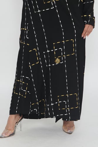 عباية منسوجة من قماش الكريب السعودي مع طرحتها