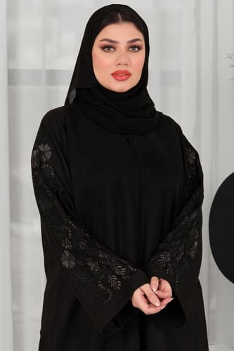 عباية شتوية سوداء شامواه بتطريز اسود مع رصاصي في ا...