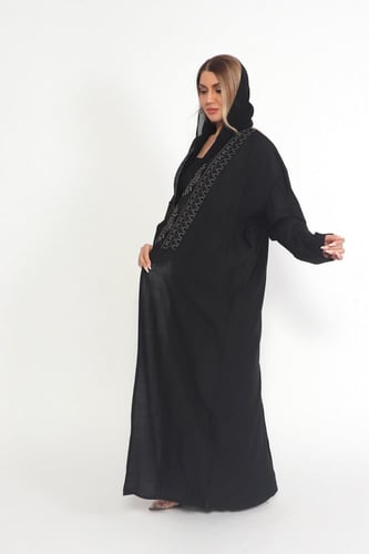 عباية منسوجة من الكريب السعودي مع طرحتها