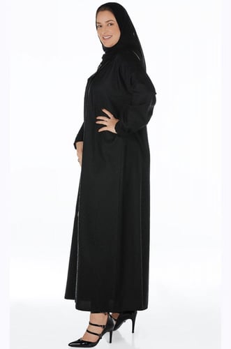 عبايه سوداء بقماش كريب مشجر مع طرحتها