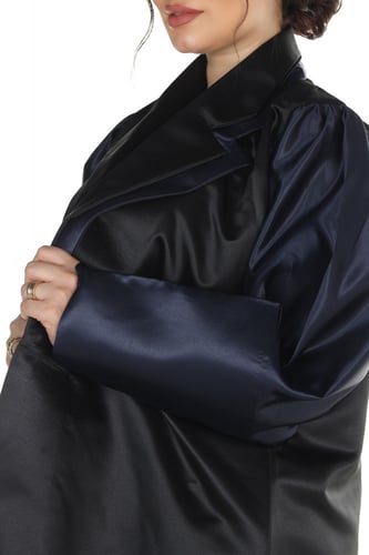 عباية قلاب منسوجة من قماش تفته اسود بلمعة مع طرحته...