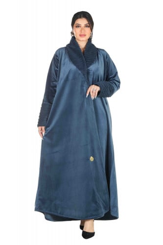 عبايه مخمل ازرق قلاب شتويه مع طرحتها