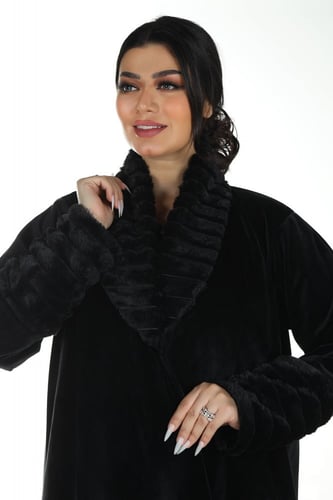 عباية سوداء شتوية قلاب من قماش المخمل الناعم مع طر...
