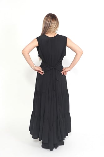 فستان بكسرات لون اسود قماش حرير مغسول