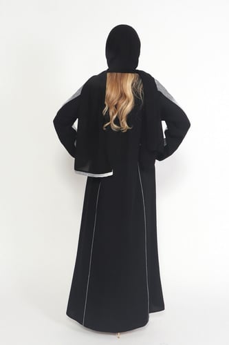 عباية منسوجة من القماش الملكي الفاخر مع طرحتها