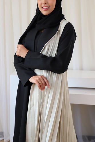 عباية ملونه قلاب نص كلوش قماش كريب فاخر بكسرات مع...