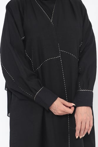 عباية منسوجه من الكريب السعودي الأصلي مع طرحتها